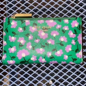 Green floral Kate Spade wallet